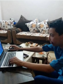 فتى من غزة ينتج ألعاباً احترافية تنافس العالمية