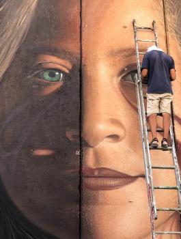 اعتقال رسامين قاما برسم عهد التميمي في بيت لحم 