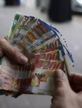 الازمة المالية التي تواجهها السلطة الفلسطينة