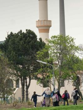 النمسا تطرد ائمة مساجدة مدعومين من تركيا 