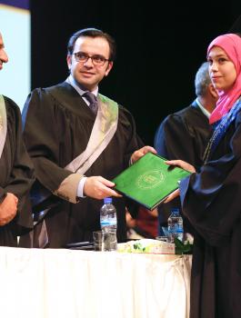 الكلية العصرية تحتفل بتخريج الفوج الرابع والثلاثين برام الله