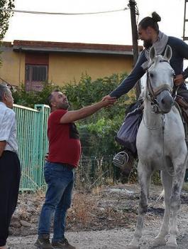 بولندي يدفعه التعرف على الإسلام للسفر إلى القدس على صحوة جواده