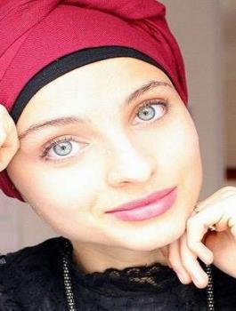 السورية منال ابتسام 