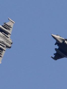 مصر تشتري طائرات رافال من فرنسا 