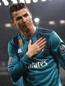 صورة كريستيانو رونالدو تحقق رقما قياسا في انستجرام