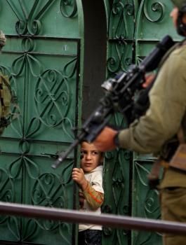 طرد عائلة فلسطينية من منزلها في بيت لحم 