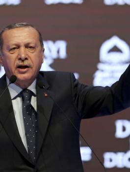 أردوغان يهاجم طلبة أتراك معارضين لعملية عفرين