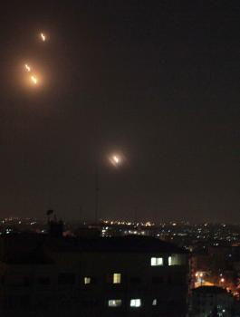 اطلاق صواريخ من غزة صوب مستوطنات الغلاف 