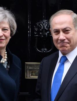 رئيسة وزراء بريطانيا وهدم الخان الاحمر 