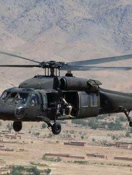 مقتل أمير سعودي وعدد من المسؤولين في تحطم مروحية جنوب السعودية