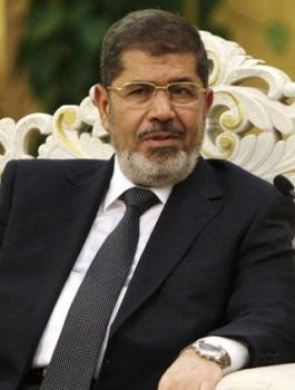 عائلة الرئيس المصري السابق "مرسي " تزوره في السجن 