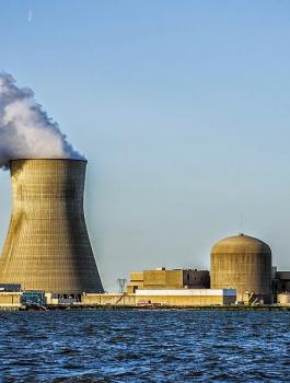 مفاعلان نوويان نصف جاهزين للبيع