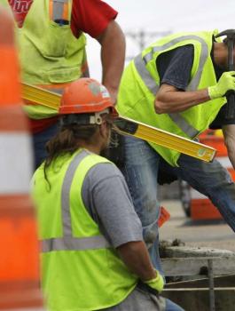 اصابة عامل من السيلة الحارثية 