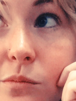 اعتقال سائحة امريكية 