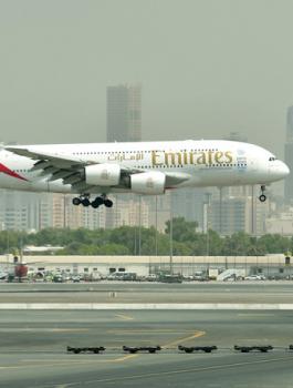 الامارات والمطارات 