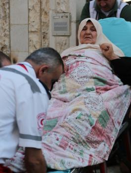 الاعتداء على مسنة في الخليل 