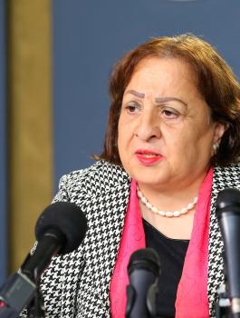 وزيرة الصحة وعباس 