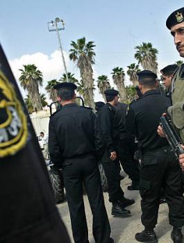 سحب موظفي السلطة من معبر رفح 