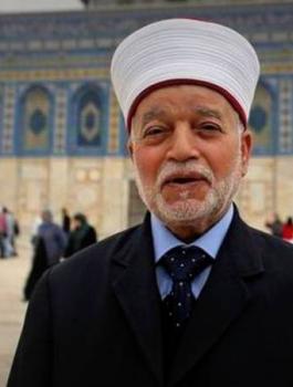 الافتاء واصدار بيانات مزورة 