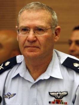 عاموس يدلين رئيس شعبة الاستخبارات العسكرية الاسرائيلية الأسبق