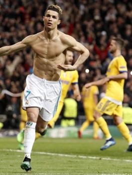 أحد أفضل حكام العالم يبدي رأيه بركلة جزاء رونالدو