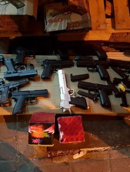 مصادرة أسلحة واعتقالات بالضفة الغربية 