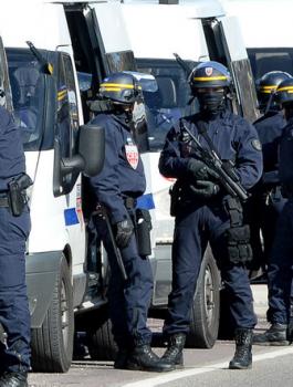 خجوم مسلح على مسجد في فرنسا 