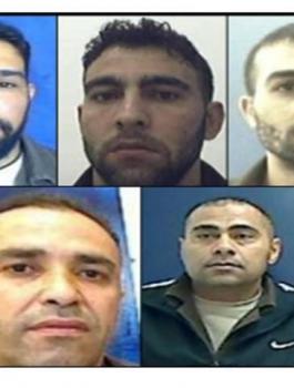 تهريب هواتف نقالة 