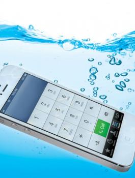 yalla474267190iphone-on-water