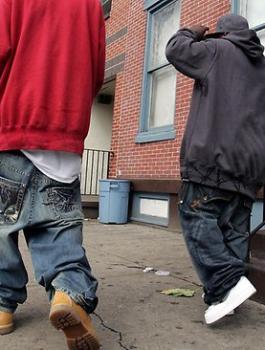 803086-saggy-pants