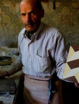 مالك مصنع البلاط البلدي في نابلس يرفض عروضاً إسرائيلية لنقل مصنعه لإسرائيل