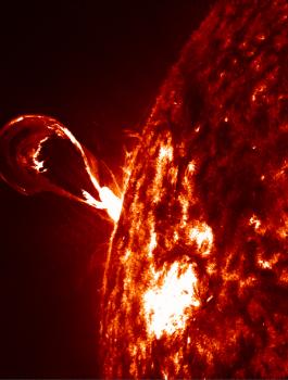 انفجارات في الشمس 