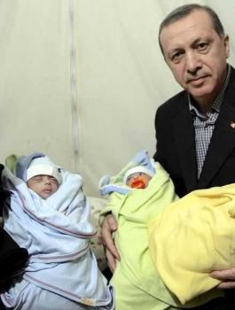 مقتل التوأم الثلاثي "رجب طيب أردوغان " بقذيفة في سوريا 