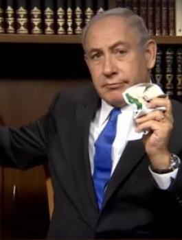 نتنياهو يمزق وثيقة حماس 