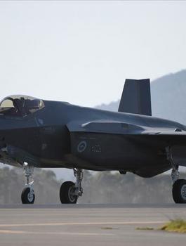 الامارات واف 35 