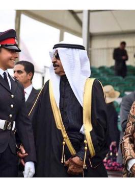 إمرأة بحرينية تقود طائرة مقاتلة