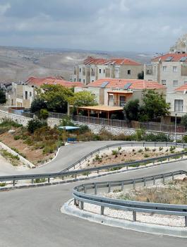 السطيرة الاسرائيلية على الضفة الغربية 