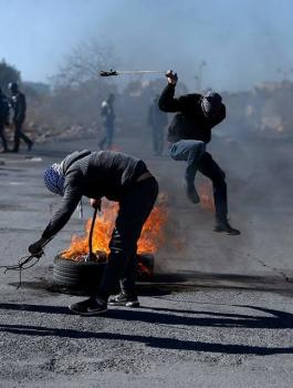 مواجهات على المدخل الشمالي لمدينة رام الله 