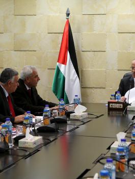 الحمد الله يجتمع مع الفريق الوطني لاصلاح وتطوير الاراضي 