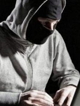 القبض على شخص بتهمة التشهير  عبر فيسبوك