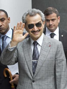 الكشف عن تفاصيل التسوية التي تم بموجبها إطلاق سراح الأمير الوليد بن طلال