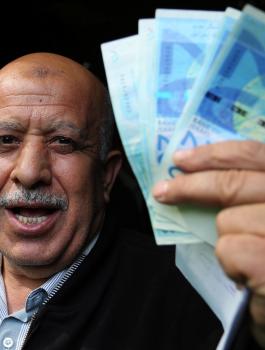 فتح وحماس ورواتب السلطة الفلسطينية 