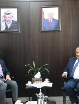 المستوطنين ووزير العدل 