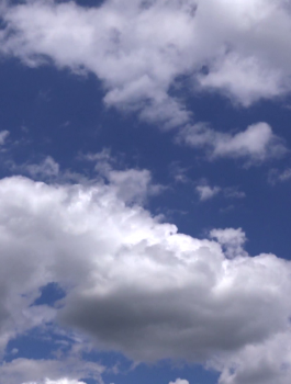 ultra-hd-4k-timelapse-summer-cloudy-sky-bright-white-cloud-blue-clear-climate_b1paaml__F0000