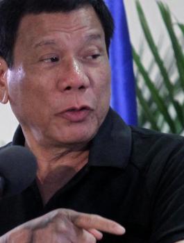 الرئيس الفلبيني يعتذر لليهود 