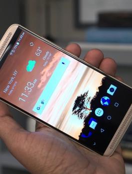 منافس صيني جديد لسامسونغ وأبل بثلث السعر