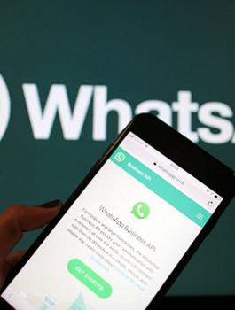 مدير واتساب يبيع خصوصية المستخدمين 