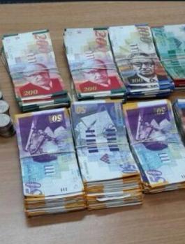 شرطة جنين تقبض على شاب وفتاتين بتهمة ترويج نقود مزيفة