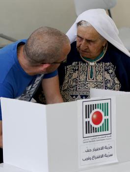 43 ألف يتوجهون لانتخاب ممثليهم في 14 هيئة محلية