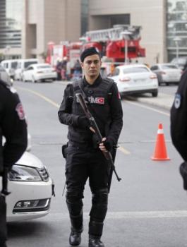 istanbul-gunmen-akp